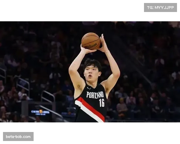 杨瀚森NBA生涯首记三分 中国中锋持续适应联盟